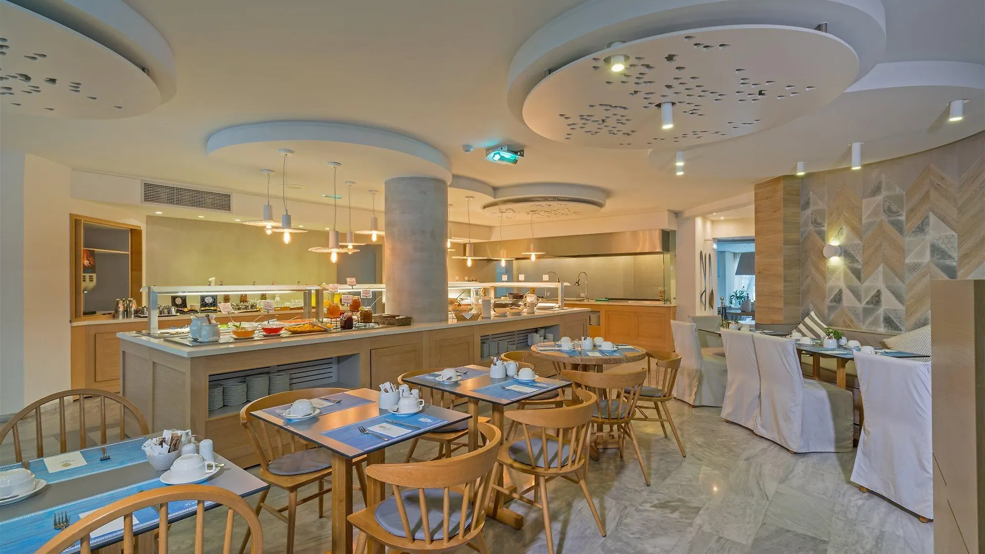 פלטאנס Nefeli Hotel יוון
