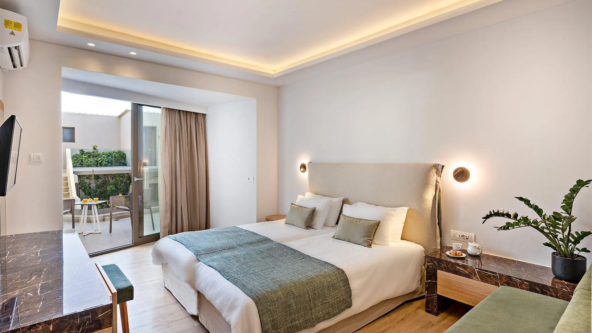 פלטאנס Nefeli Hotel