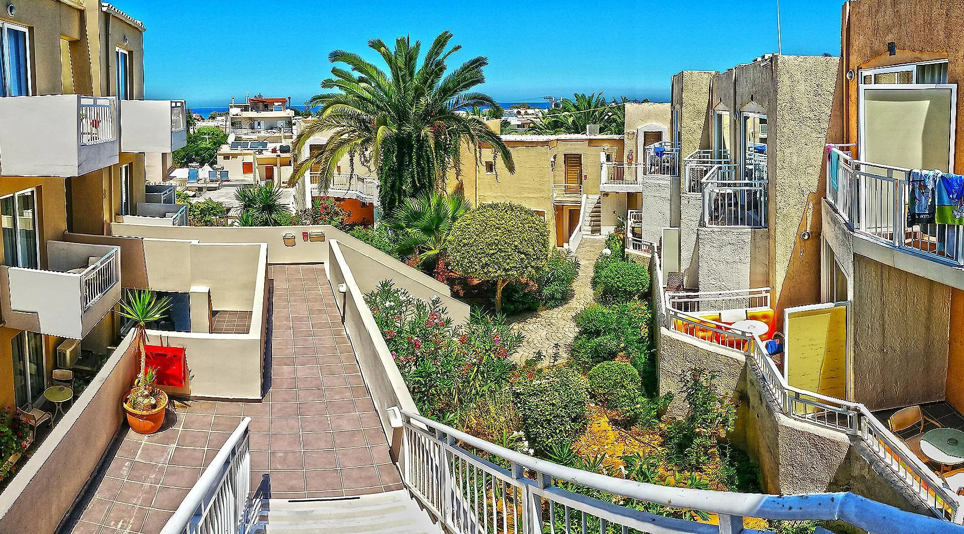 פלטאנס Nefeli Hotel 4*,  יוון